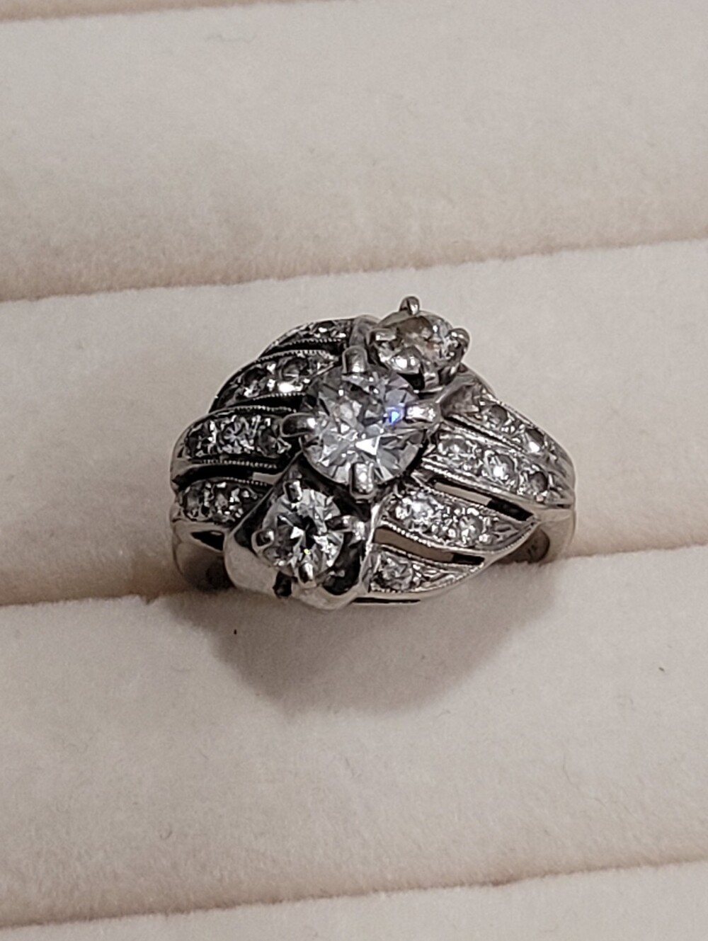 14k Solid White Gold Antique Diamond Ring - Picture 3 of 6